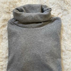 Sherie Heather Grey Ribbed Long Sleeve Turtleneck Top